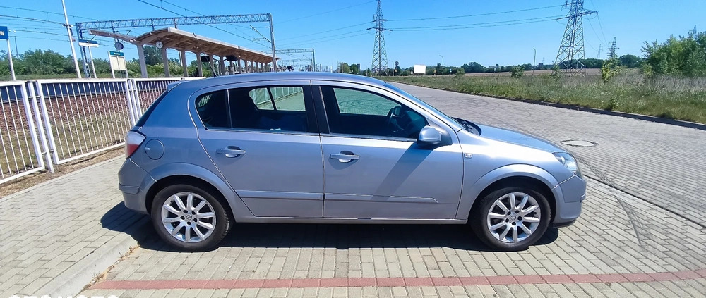 Opel Astra cena 6800 przebieg: 288000, rok produkcji 2005 z Pruszków małe 106